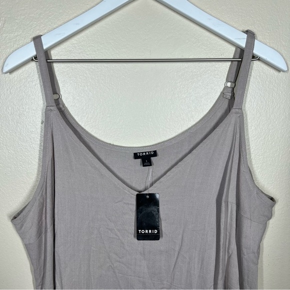 Torrid Womens Tan Taupe Spaghetti Strap VNeck Tank Top Adjustable Straps NWT - Picture 2 of 9